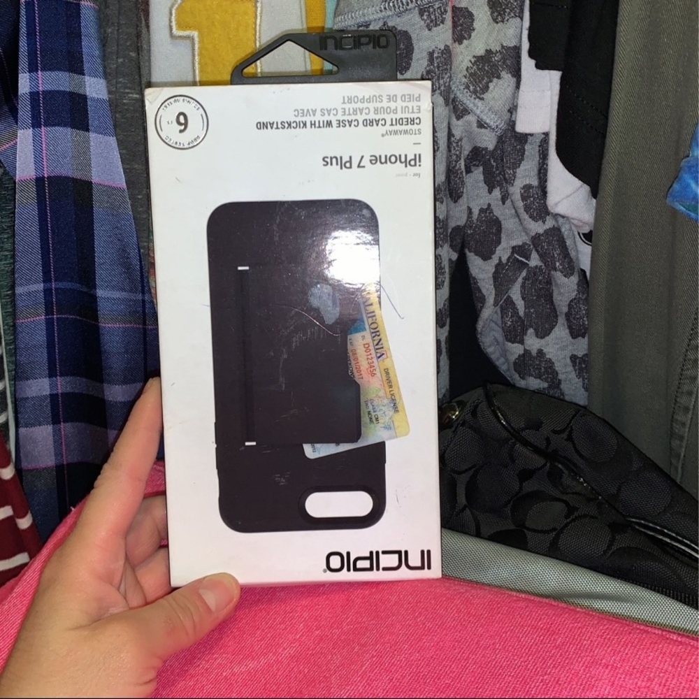 INCIPIO kick stand wallet case iPhone 7 w glass protector